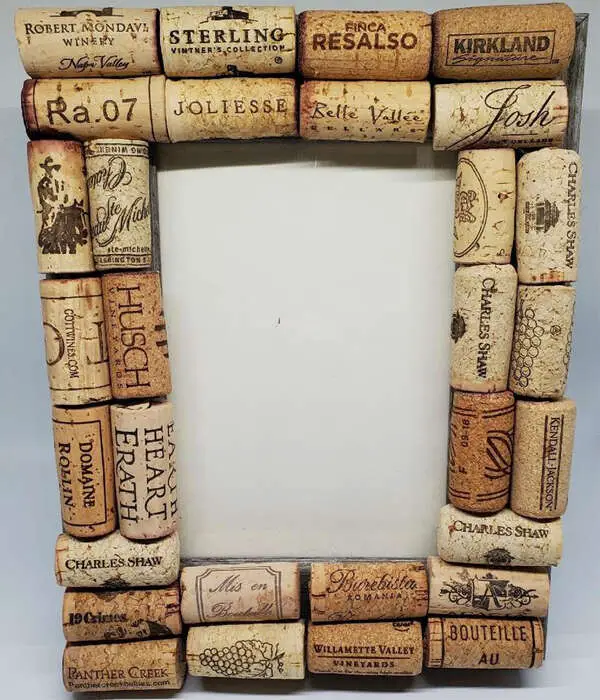 Upcycled-Wine-Cork-Picture-Frame