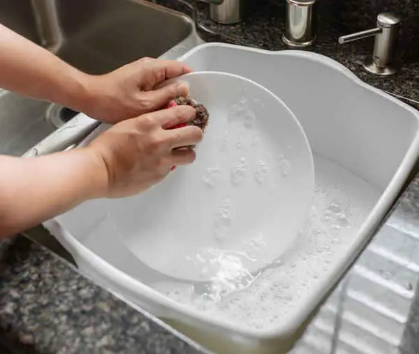 Why-Use-A-Dishpan-When-Washing-Dishes