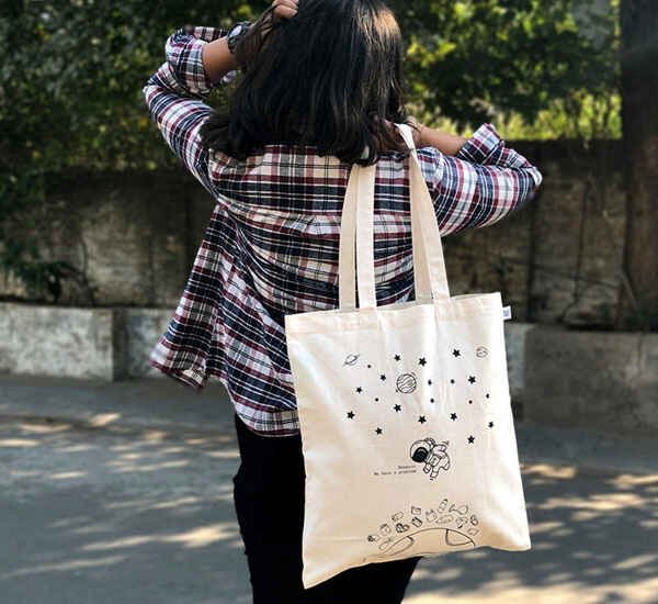 Zero-Waste-Travel-Tip-Reusable-Bag