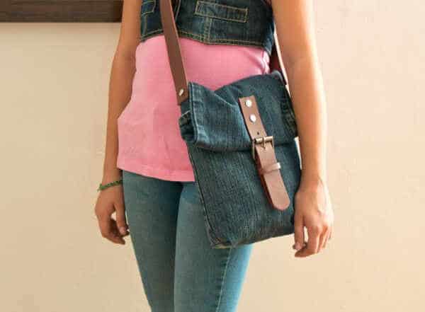 How-To-Make-A-Purse-Using-Old-Clothes