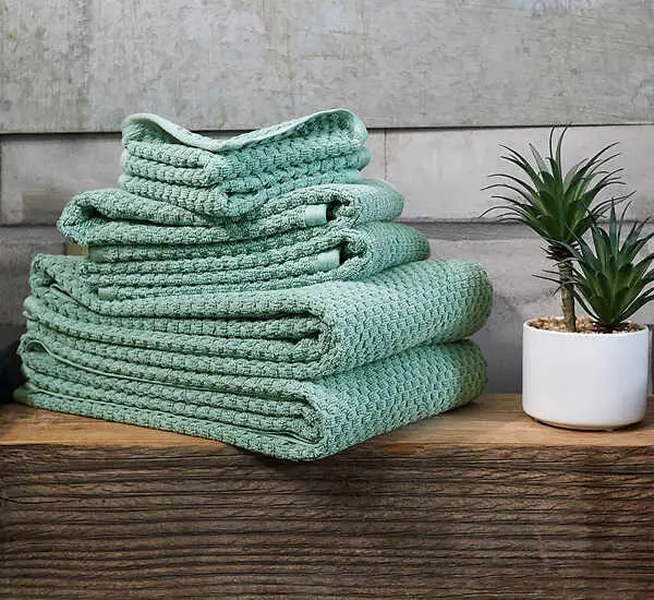 Eco-Friendly-Christmas-Gifts-Bath-Towels