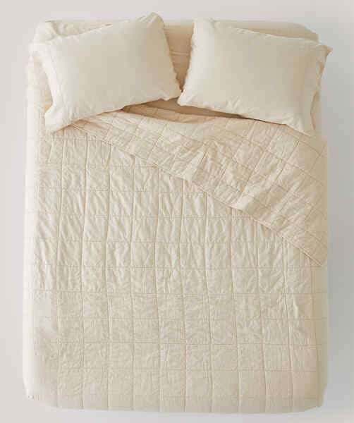 Pact-Organic-Cotton-Comforters