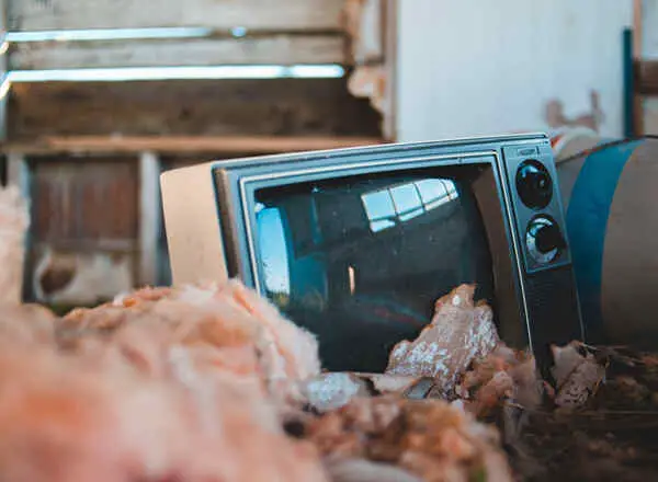 What-To-Do-With-Old-TV-Instead-Of-Throwing-It-In-Trash